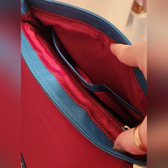 Sukriti Hummingbird Floral Leather Crossbody/Clutch - Picture 3 of 10